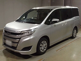 TOYOTA NOAH 2017