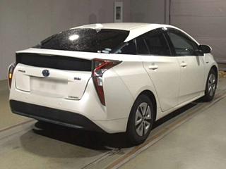 TOYOTA PRIUS 2016