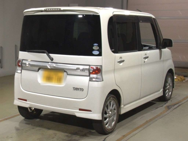 DAIHATSU TANTO 2009
