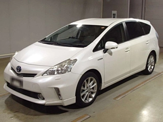 TOYOTA PRIUS ALPHA 2014