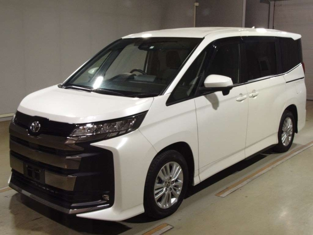TOYOTA NOAH 2023