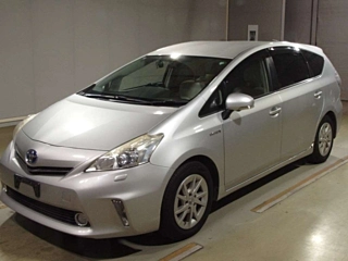 TOYOTA PRIUS ALPHA 2011