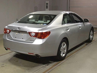 TOYOTA MARK X 2010