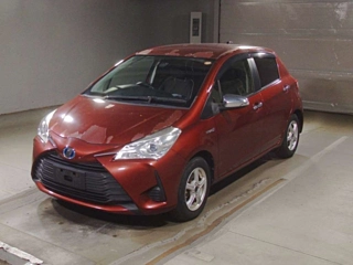 TOYOTA VITZ 2017