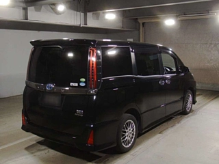 TOYOTA NOAH 2021