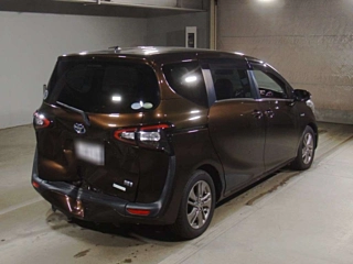TOYOTA SIENTA 2016