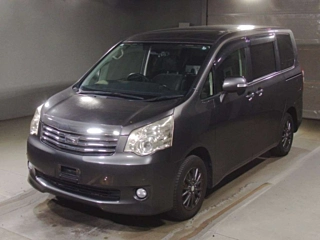 TOYOTA NOAH 2012
