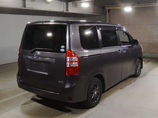 TOYOTA NOAH 2012