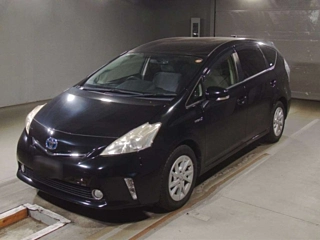 TOYOTA PRIUS ALPHA 2013