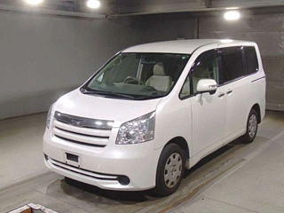TOYOTA NOAH 2009