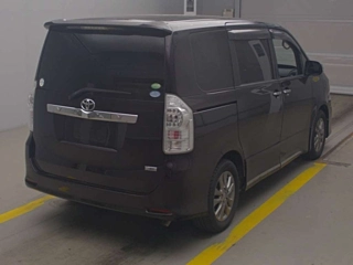 TOYOTA VOXY 2012