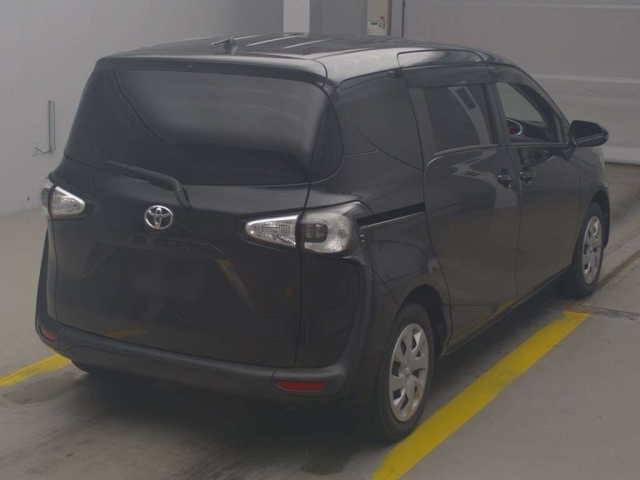 TOYOTA SIENTA 2015