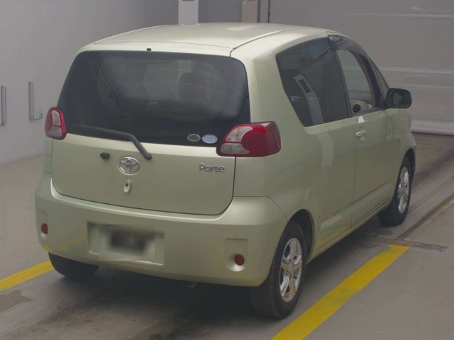 TOYOTA PORTE 2010