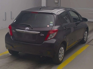 TOYOTA VITZ 2013