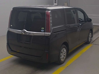 TOYOTA NOAH 2020