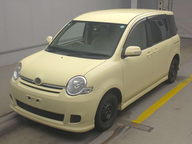 TOYOTA SIENTA 2009