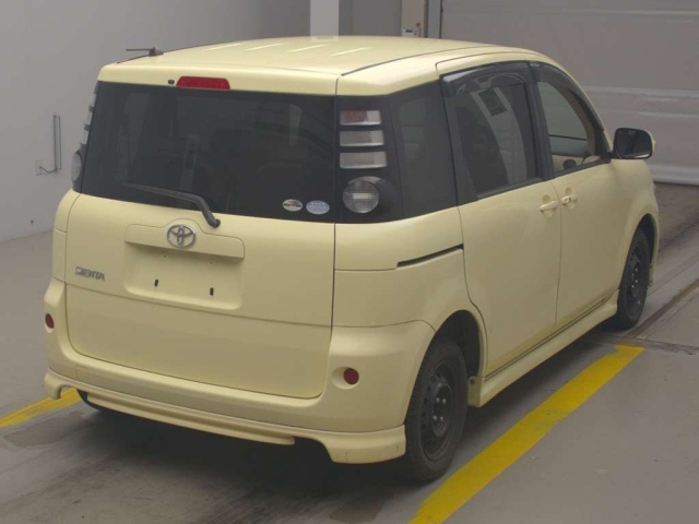 TOYOTA SIENTA 2009