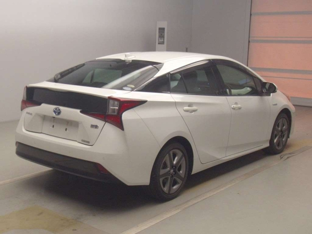 TOYOTA PRIUS 2019