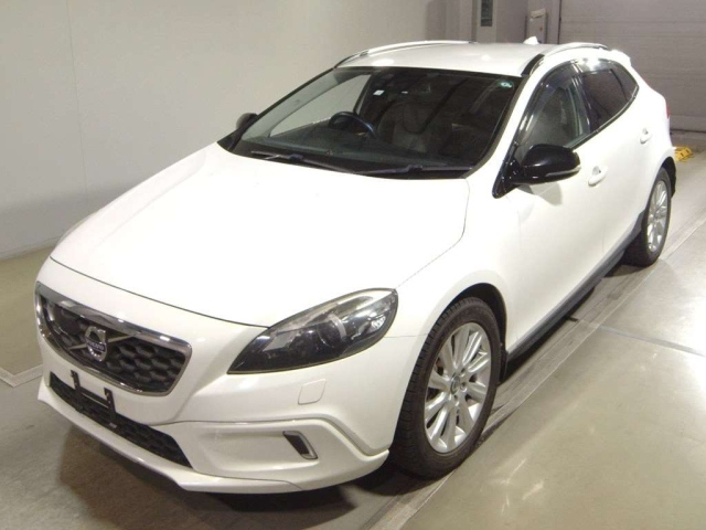VOLVO V40 2014