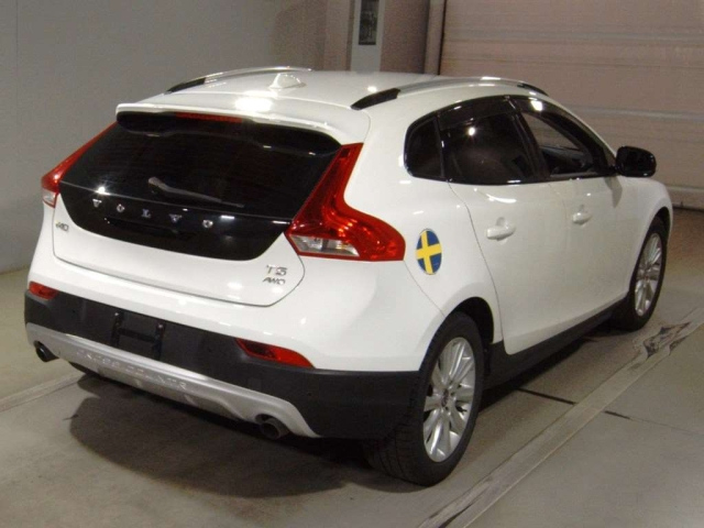 VOLVO V40 2014