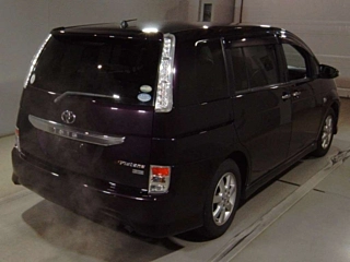 TOYOTA ISIS 2015