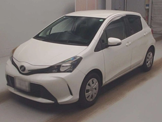 TOYOTA VITZ 2015