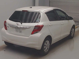 TOYOTA VITZ 2015