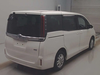 TOYOTA NOAH 2021