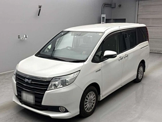 TOYOTA NOAH 2014