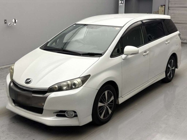 TOYOTA WISH 2015