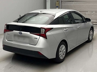TOYOTA PRIUS 2021