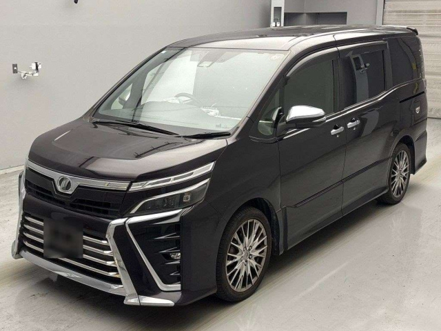 TOYOTA VOXY 2018
