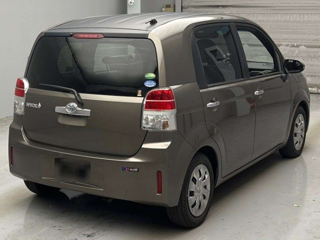 TOYOTA SPADE 2018