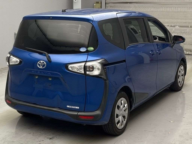 TOYOTA SIENTA 2015