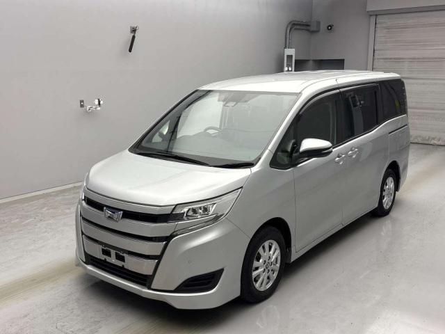 TOYOTA NOAH 2020