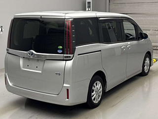 TOYOTA NOAH 2020