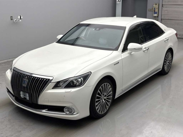 TOYOTA CROWN 2017