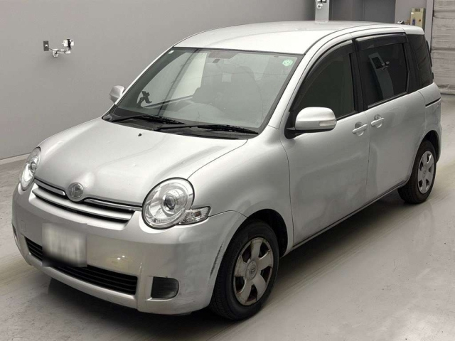 TOYOTA SIENTA 2013