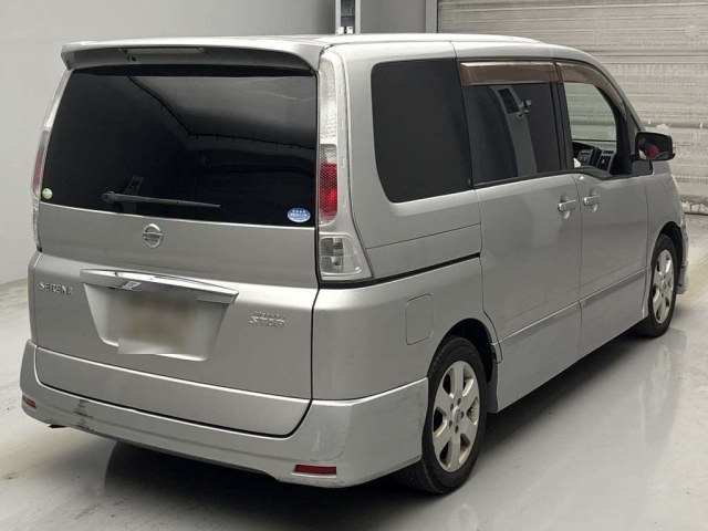 NISSAN SERENA 2010