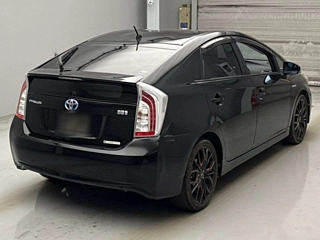 TOYOTA PRIUS 2015