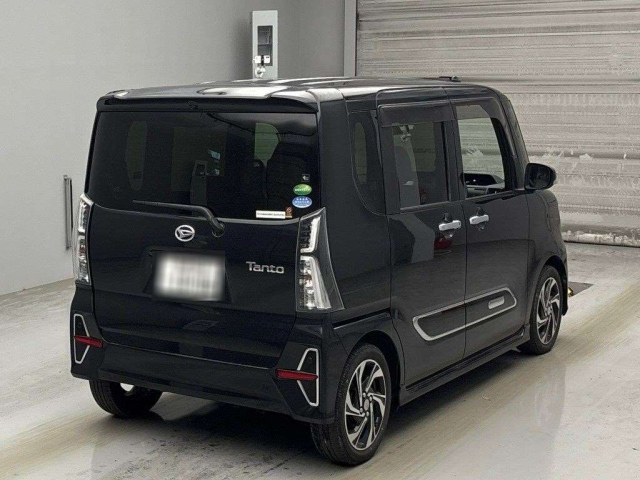 DAIHATSU TANTO 2021