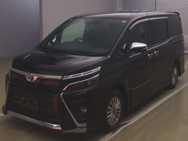 TOYOTA VOXY 2021