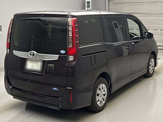 TOYOTA NOAH 2014