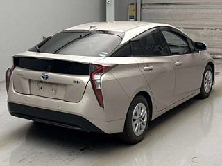 TOYOTA PRIUS 2017