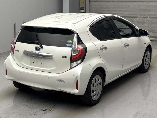 TOYOTA AQUA 2019