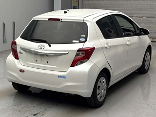 TOYOTA VITZ 2014