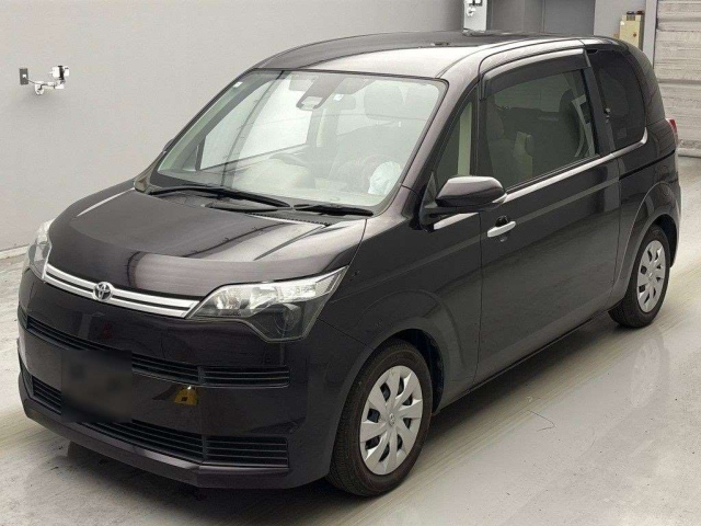 TOYOTA SPADE 2017