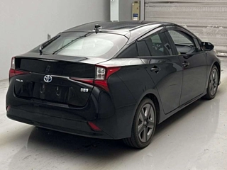 TOYOTA PRIUS 2021