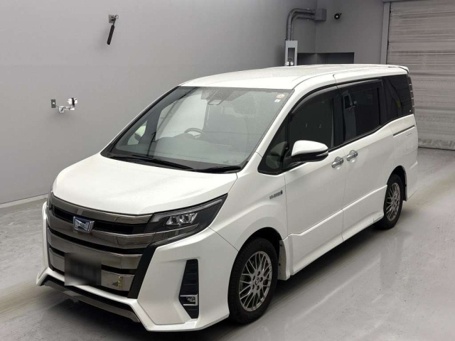 TOYOTA NOAH 2019
