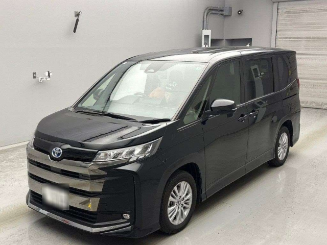 TOYOTA NOAH 2023